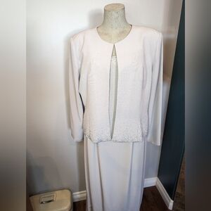 Silver beaded  2 piece lightweight dress set Size 18
